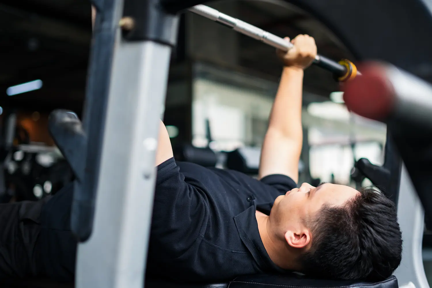 Close-Grip Bench Press: How to Do It, Muscles Worked & Common Mistakes ...