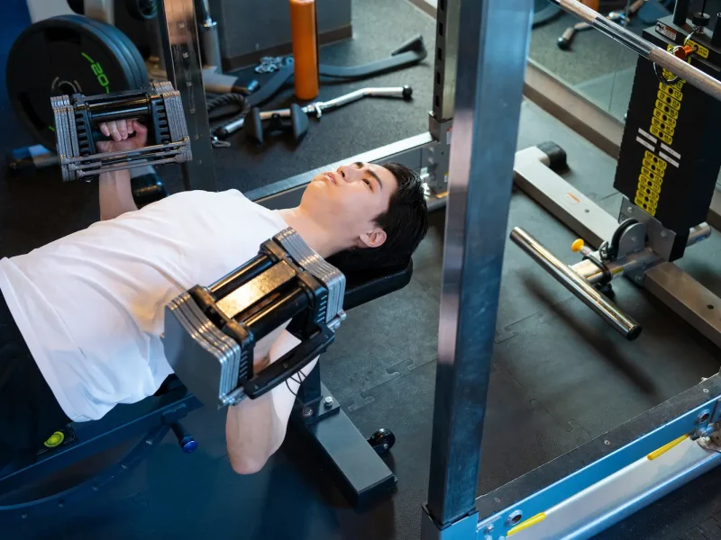 Neutral-Grip Bench Press: How to Do It, Muscles Worked & Common Mistakes
