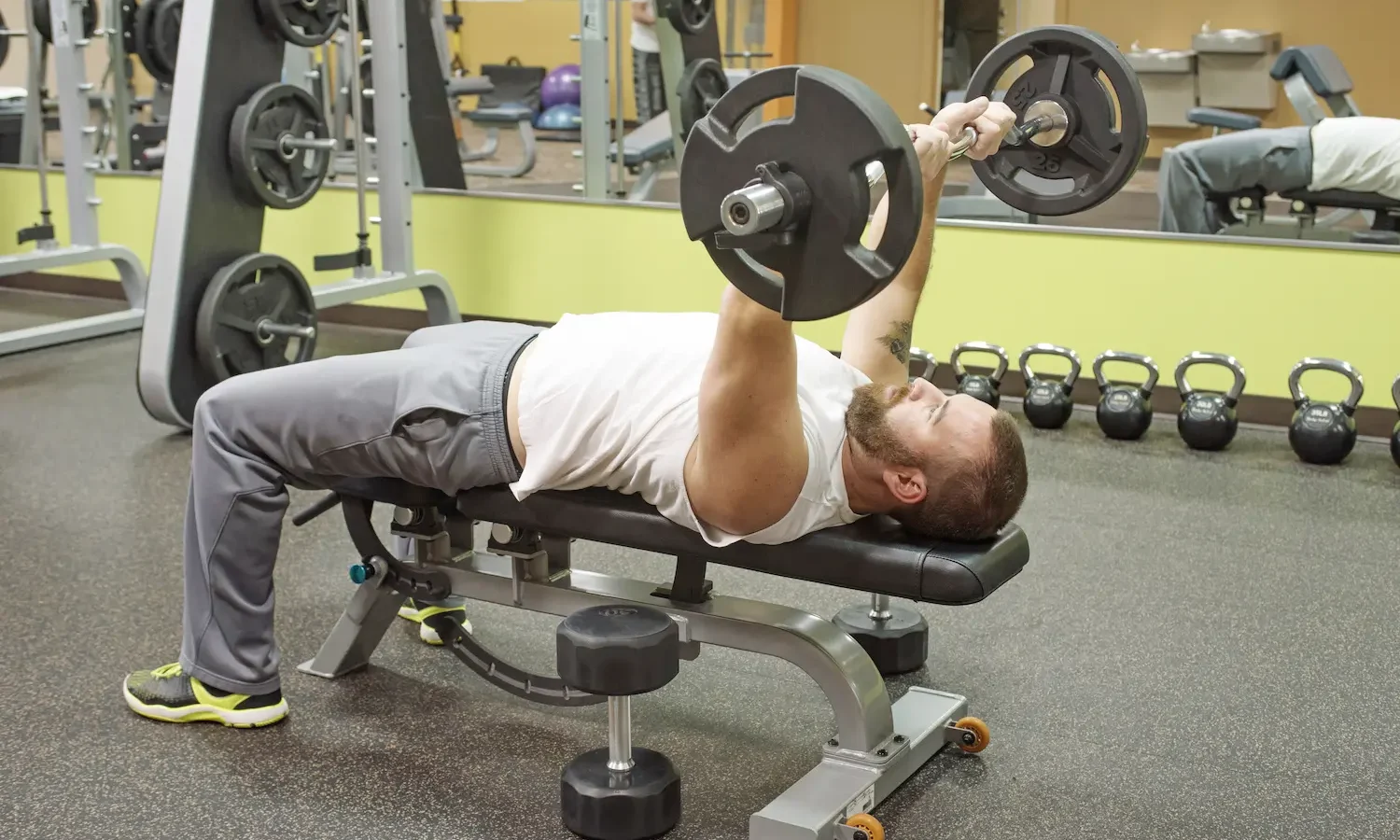 Skull Crusher: How to Do It, Muscles Worked & Common Mistakes