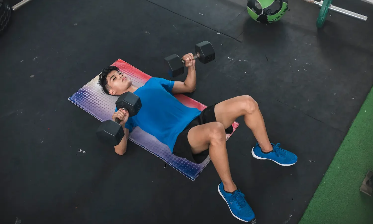 Floor Press: How to Do It, Muscles Worked & Common Mistakes