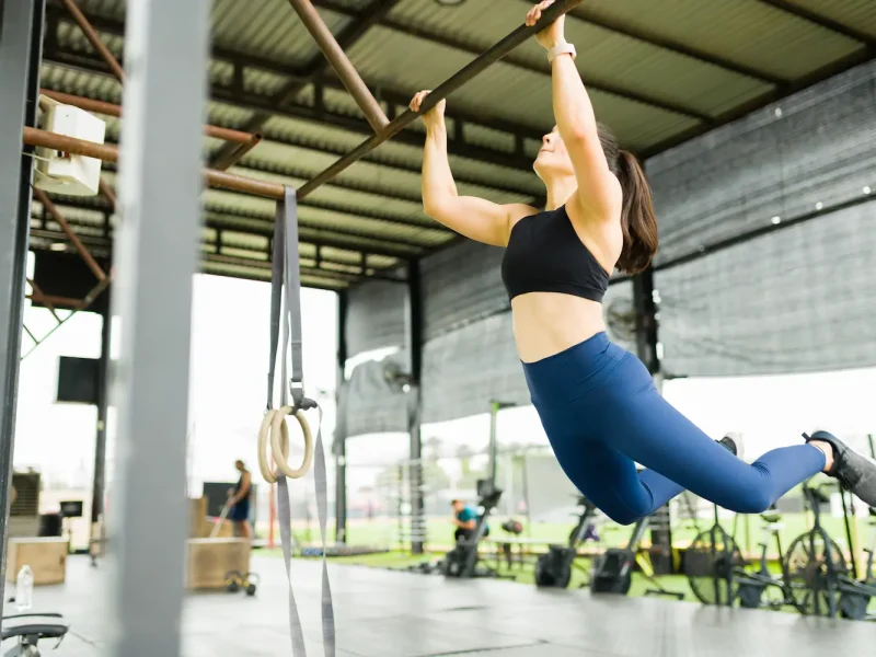 Kipping Pull-Up: How to Do It, Muscles Worked & Common Mistakes