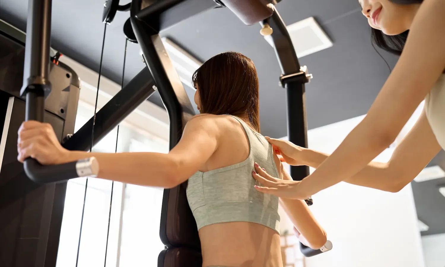 Reverse Pec Deck: How to Do It, Muscles Worked & Common Mistakes