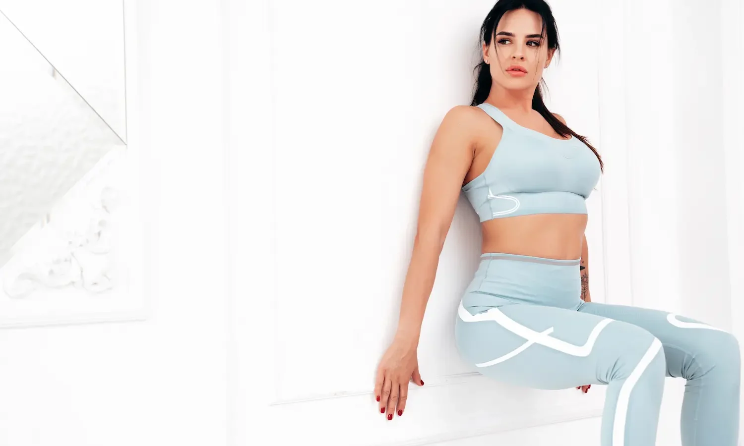Wall Sit: How to Do It, Muscles Worked & Common Mistakes