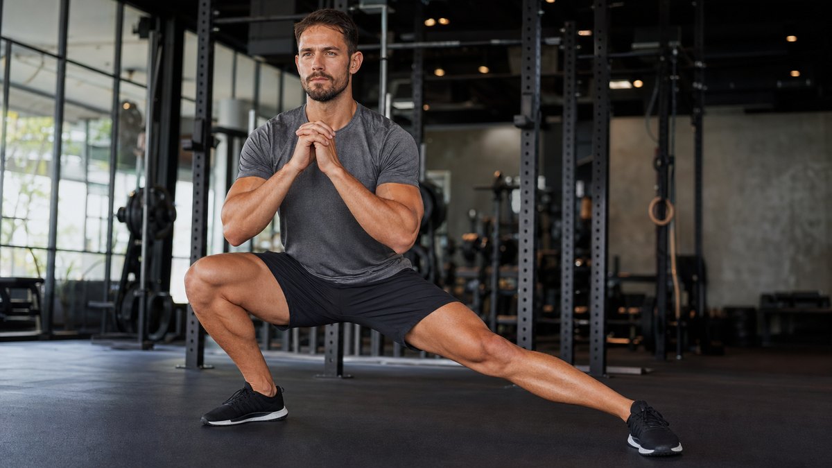 Lateral Lunge: How to Do It, Muscles Worked & Common Mistakes
